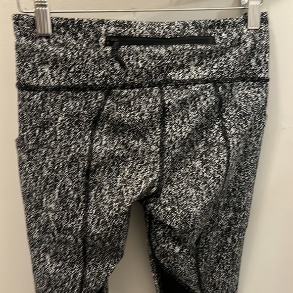 Lululemon Pace Rival Crop Pants Leggings Size 4 Jacquard Black White Pockets - Picture 5 of 8